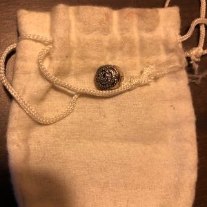 Pandora Shimmering rose clip